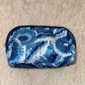 NWOT Sephora Estee Lauder Blue and White Floral Makeup Pouch